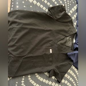 Women top figs scrub